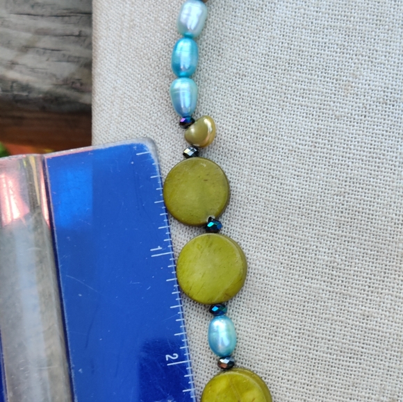 Blue freshwater pearl , agate, serpentine and crystal necklace - Picture 10 of 13